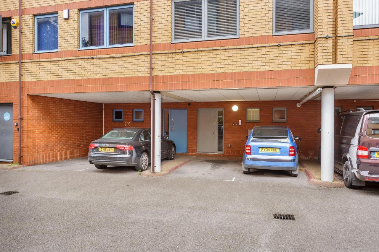 Sovereign Gate - 2 Double Bedroom Apartment In Portsmouth City Centre Экстерьер фото